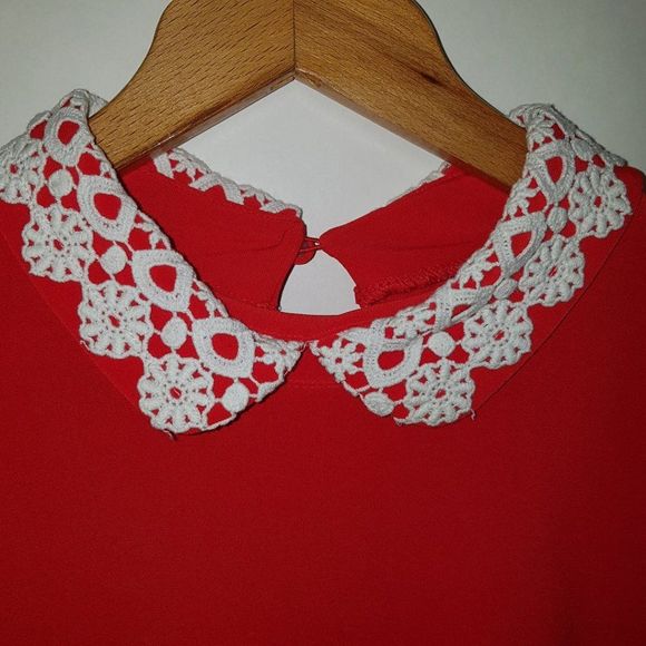SAVIOA Gorgeous RED Capped Sleeve Blouse with White Lace Collar SIZE Med… - Picture 2 of 10